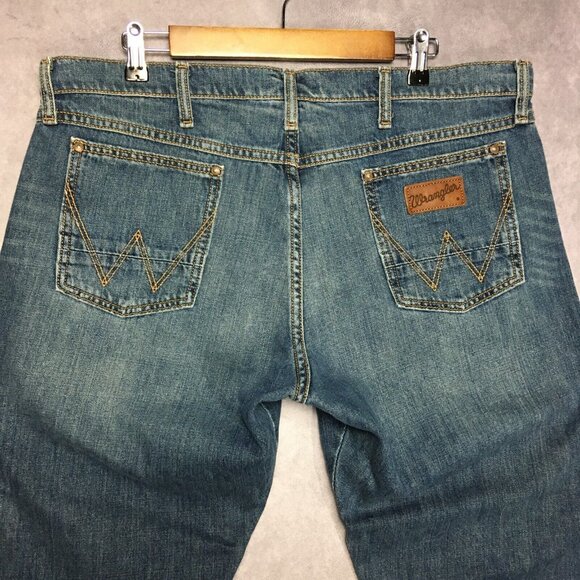 Wrangler Mens Slim Straight Fit Blue Jeans size 38x34 Premium Western Denim